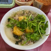 Foto tomada en Bánh đúc miến trộn Lê Ngọc Hân  por M K. el 1/4/2021