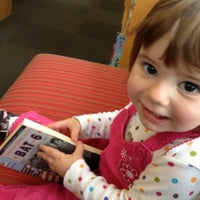 10/4/2012にEmily P.がFairfield Public Libraryで撮った写真