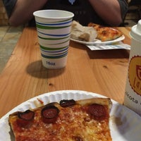 5/8/2015 tarihinde Vincent W.ziyaretçi tarafından Pizza Tree'de çekilen fotoğraf