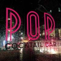 Das Foto wurde bei Pop Cocktail Bar von Pop Cocktail Bar am 10/28/2014 aufgenommen