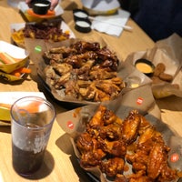 Photo taken at Buffalo Wild Wings by 주필 김. on 3/1/2019