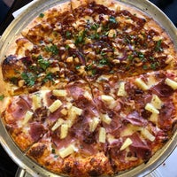 Photo taken at Rose City Pizza by 주필 김. on 8/16/2019