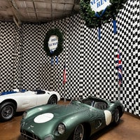 รูปภาพถ่ายที่ Simeone Foundation Automotive Museum โดย Alan Z. เมื่อ 9/2/2023