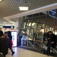 1/18/2013 tarihinde Jake M.ziyaretçi tarafından West One Shopping Centre'de çekilen fotoğraf