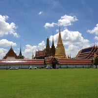 Photo taken at Temple of the Emerald Buddha by Daewook Ban on 4/27/2013