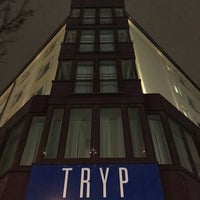 Das Foto wurde bei Tryp Hotel München von Oguz Y. am 11/9/2016 aufgenommen