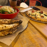 Photo taken at Pummarola Pastificio Pizzeria by Fernando P. on 5/28/2021