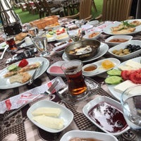 Das Foto wurde bei Lilyum Restaurant &amp; Kır Düğünü von ⭐️⭐️⭐️ . am 7/14/2019 aufgenommen
