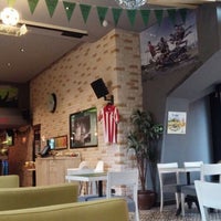 Foto diambil di Crampon Cafe&amp;amp;Pub Suadiye oleh Hakan E. pada 3/1/2015