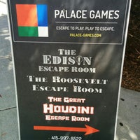 Photo taken at Palace Games: Houdini Escape and Roosevelt Escape by Moo C. on 8/12/2018