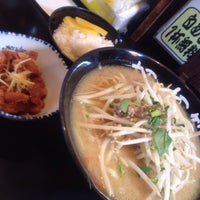 Photo taken at 麺や三笑 はじめ by hi i. on 3/30/2015