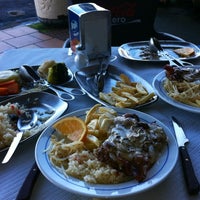 Foto tirada no(a) Caravela por Xana A. em 12/13/2012