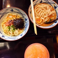 Photo taken at Marugame Seimen (มารุกาเมะ เซเมง) 丸亀製麺 by dienoon on 3/13/2015
