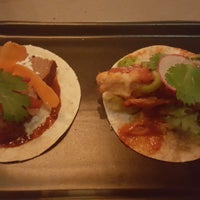 รูปภาพถ่ายที่ Crujiente Tacos โดย Sherrye A. เมื่อ 5/28/2017