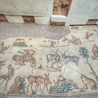 Foto tirada no(a) Büyük Saray Mozaikleri Müzesi por 𝕆𝕜𝕥𝕒𝕪 . em 1/10/2023