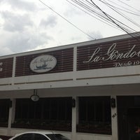 Photo taken at Restaurante La Gôndola by Anderson S. on 10/21/2012