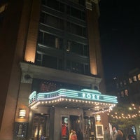รูปภาพถ่ายที่ The Roxy Hotel โดย Heidi L. เมื่อ 4/10/2023