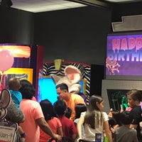 Photo taken at Chuck E. Cheese by Venice B. on 6/29/2017
