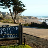 Foto diambil di Moonstone Beach Bar &amp;amp; Grill oleh Moonstone Beach Bar &amp;amp; Grill pada 10/31/2014