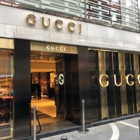 Rekwisieten woordenboek lamp Gucci - Boutique in Frankfurt