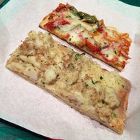 11/4/2013 tarihinde Harry L.ziyaretçi tarafından Raffaello Kosher Pizza'de çekilen fotoğraf