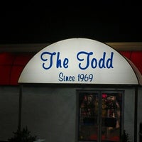 Foto tirada no(a) Todd Couples Superstore por Tim N. em 6/24/2012