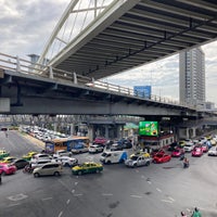 Photo taken at Bang Phlat Flyover by Candy T. on 9/12/2022