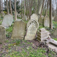 Photo taken at Highgate Cemetery by Kerry L. on 4/12/2022