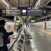 Photo taken at Platforms 21-22 by (´-ω-`) on 12/29/2021
