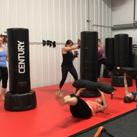 Photo prise au Torched Kickboxing and Fitness Center par Tiffany C. le12/28/2018