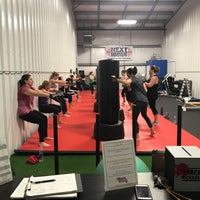 Foto tirada no(a) Torched Kickboxing and Fitness Center por Tiffany C. em 12/28/2018