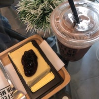 รูปภาพถ่ายที่ Coffee or Me โดย 🎠KARN D. เมื่อ 1/7/2021