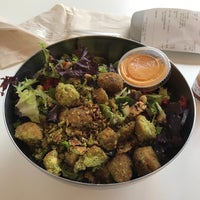 Photo taken at Crisp Salad Company by S on 6/29/2017