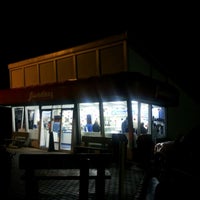10/8/2012にLisa M.がSundaes The Ice Cream Placeで撮った写真
