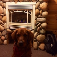Foto tirada no(a) The Fireside Lodge por Michael G. em 4/1/2014