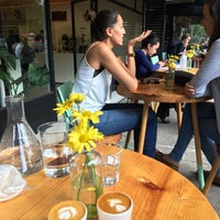 9/19/2016 tarihinde Bugi L.ziyaretçi tarafından Buna - Café Rico'de çekilen fotoğraf