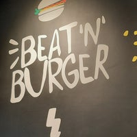 Photo taken at Beat&amp;#39;n&amp;#39;Burger by Gasman R. on 12/9/2019