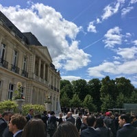 Photo taken at Jardins de l&amp;#39;OECD by Verónica G. on 6/7/2017