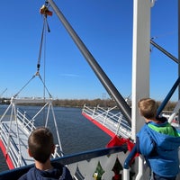 Foto tirada no(a) Savannah&amp;#39;s Riverboat Cruises por Tony B. em 12/22/2021