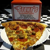 11/4/2014 tarihinde Stony&amp;#39;s Pizza Truckziyaretçi tarafından Stony&amp;#39;s Pizza Truck'de çekilen fotoğraf