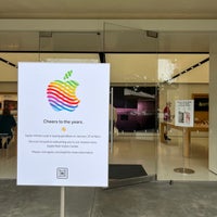 Photo taken at Apple Infinite Loop by melleemel on 1/9/2024