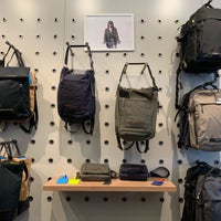 Photo taken at Timbuk2 by melleemel on 6/9/2019