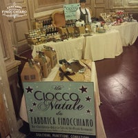 รูปภาพถ่ายที่ Cioccolateria Fabbrica Finocchiaro โดย Cioccolateria Fabbrica Finocchiaro เมื่อ 12/13/2014