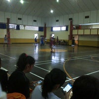 Review Lapangan Basket Indoor STIKI