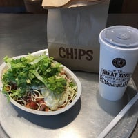 Photo taken at Chipotle Mexican Grill by Carlos G. on 9/15/2016
