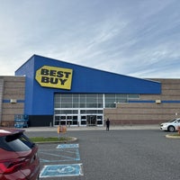 Photo taken at Best Buy by Gary K. on 3/8/2024