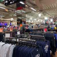 Photo taken at Modell&amp;#39;s Sporting Goods by Gary K. on 9/3/2019
