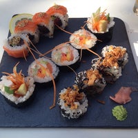 Снимок сделан в Sushi Unlimited пользователем Sabrina Villar Donabedian . 11/3/2014