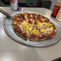 Foto tomada en The Pizza Joint Wood Fire Pies  por Abbey K. el 4/29/2024