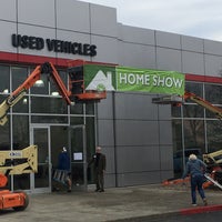 Photo prise au Crown Toyota of Lawrence, KS par Zach R. le2/27/2020